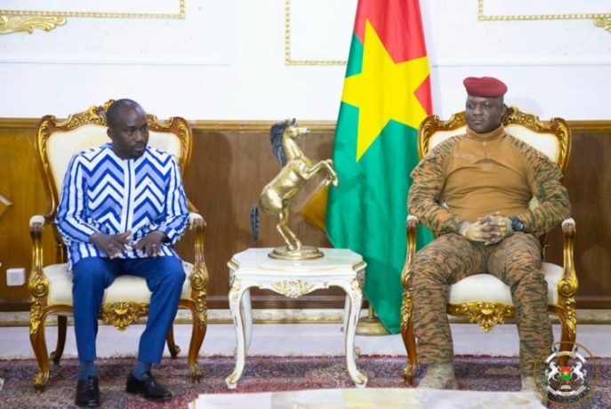 Burkina-Faso : Le Président de la Transition du Burkina Faso, le Capitaine Ibrahim TRAORE, soutient une initiative visant à placer plus de 200 jeunes diplômés en stage au sein d’entreprises du secteur informel