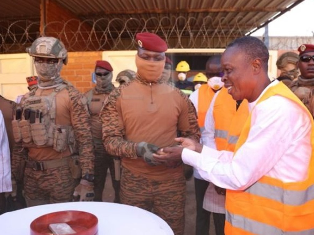 Burkina Faso : Le Capitaine Ibrahim Traoré inaugure l’usine de traitement des résidus miniers symbole de souveraineté économique nationale