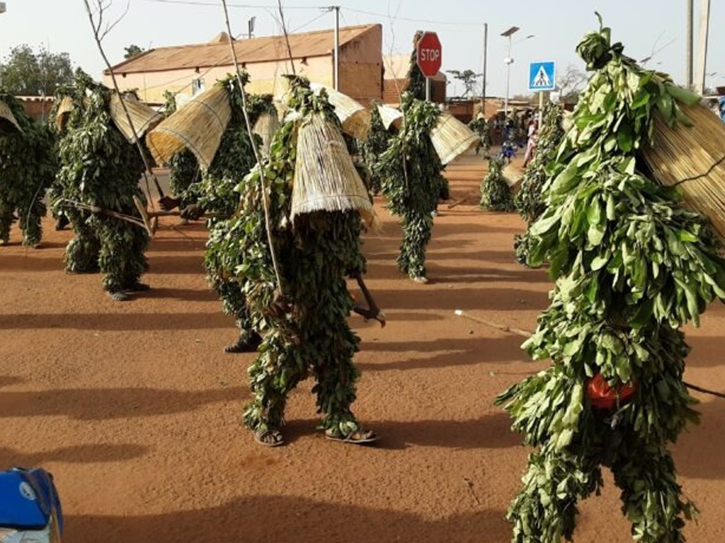 Burkina Faso : Sortie annuelle des masques en feuilles à Mouhoun : Une semaine de festivités pour la paix et la cohésion sociale