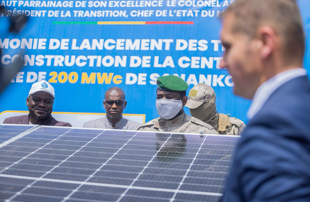 Mali : Pose de la première pierre pour la construction d’une centrale solaire de 200 MW.