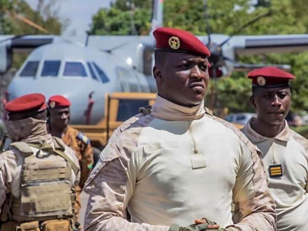 Burkina Faso : Tolérance zéro face au terrorisme, le Capitaine Ibrahim Traoré renforce la sécurité nationale