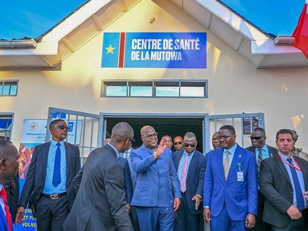 RDC/Mutowa : Le Président Félix Tshisekedi inaugure le centre de santé, un atout pour la population de Kalemie